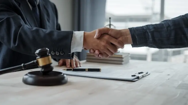 Hiring an Appellate Lawyer to manage your court Stays